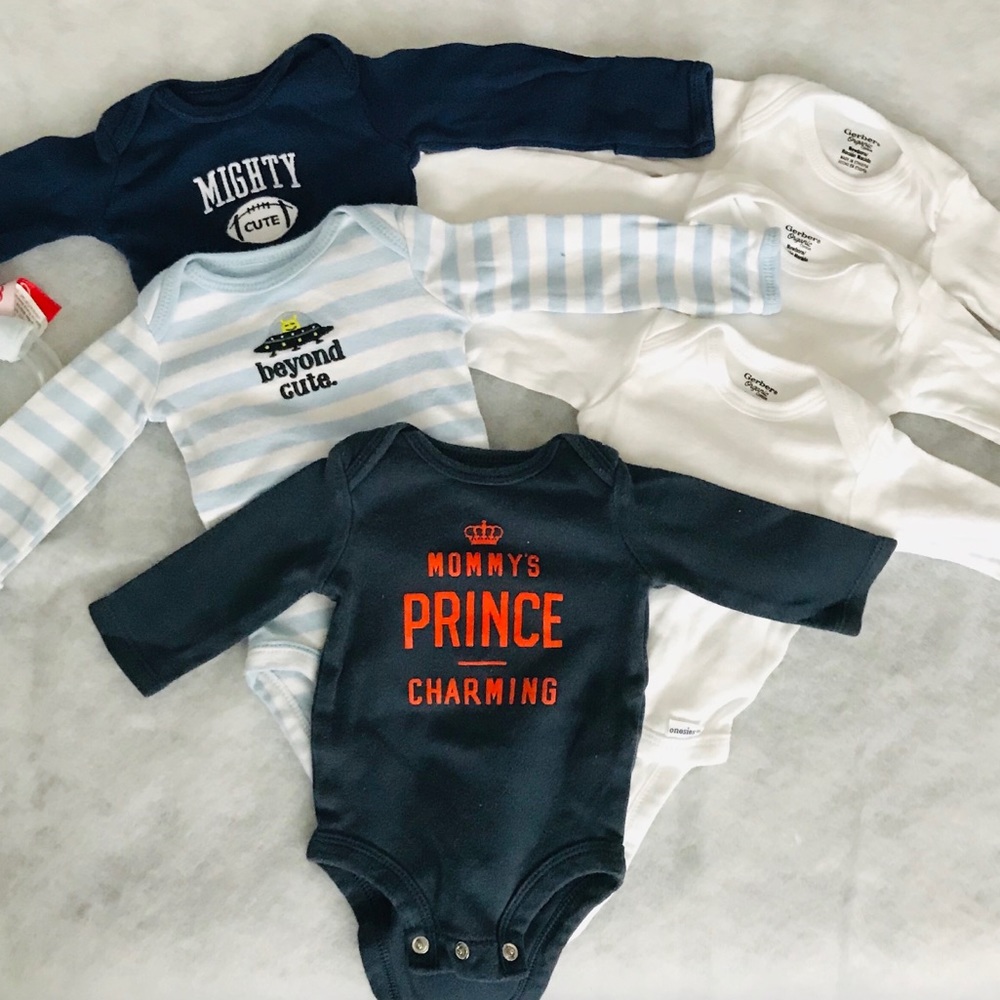 Lot of 6 long sleeve newborn onesies!
